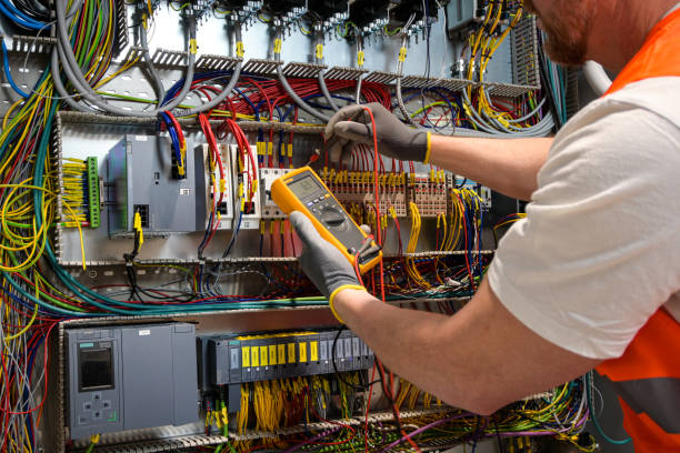 Best Licensed Electrician  in East Alton, IL